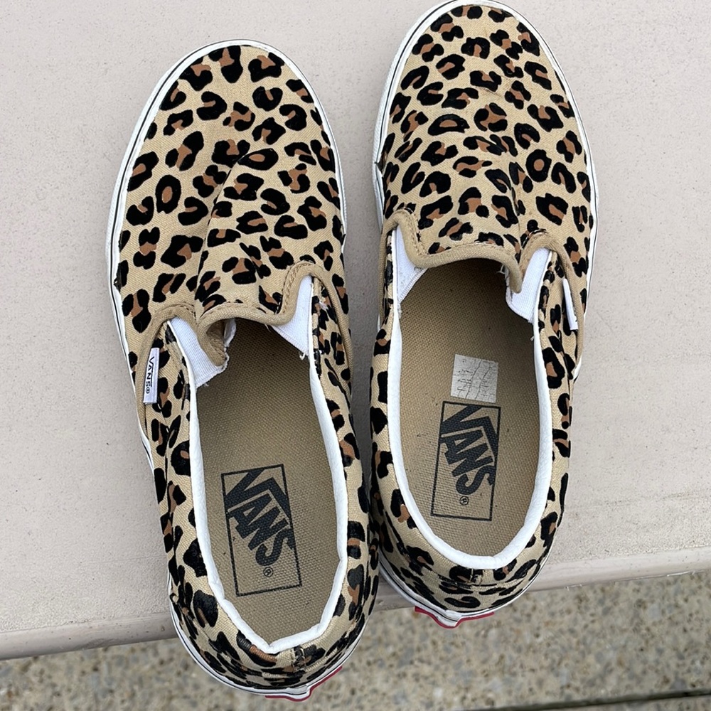 Leopard vans